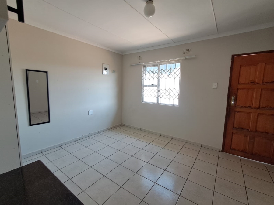 To Let 1 Bedroom Property for Rent in Northcrest Eastern Cape